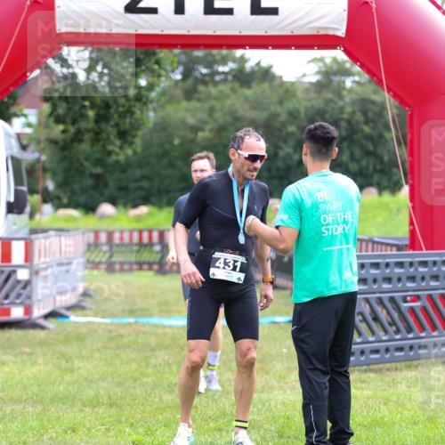 21.06.2026 - 29. Vierlanden-Triathlon Andreas Tolksdorf http://msf.ph/oto/9913732 21.06.2026 11:12:45 Ziel 303 meine-sportfotos.de