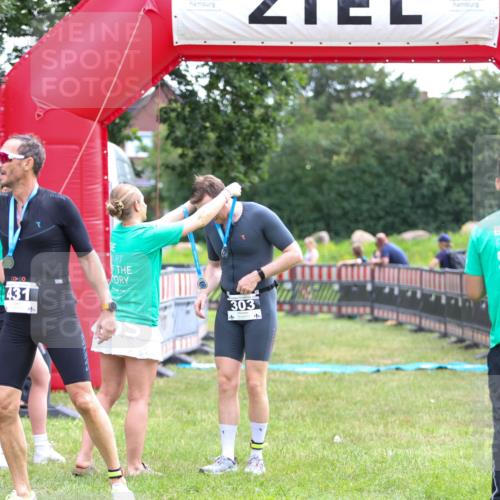 21.06.2026 - 29. Vierlanden-Triathlon Andreas Tolksdorf http://msf.ph/oto/9913740 21.06.2026 11:12:47 Ziel 303 meine-sportfotos.de