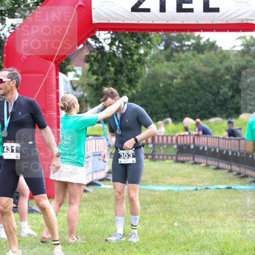 21.06.2026 - 29. Vierlanden-Triathlon Andreas Tolksdorf http://msf.ph/oto/9913741 21.06.2026 11:12:47 Ziel 303 meine-sportfotos.de