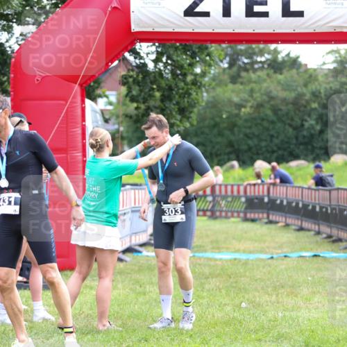 21.06.2026 - 29. Vierlanden-Triathlon Andreas Tolksdorf http://msf.ph/oto/9913744 21.06.2026 11:12:47 Ziel 303 meine-sportfotos.de