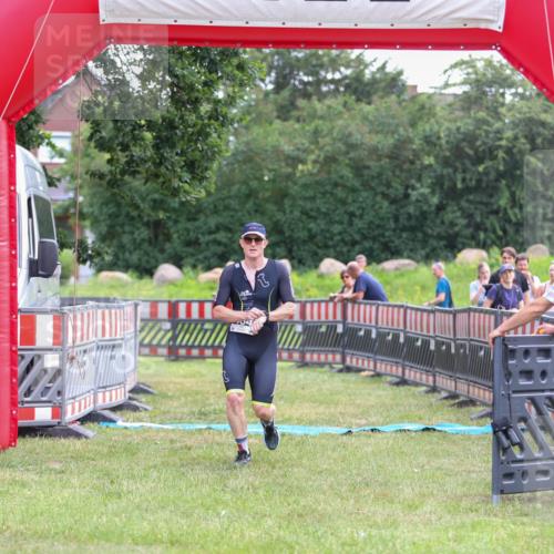 21.06.2026 - 29. Vierlanden-Triathlon Andreas Tolksdorf http://msf.ph/oto/9913757 21.06.2026 11:14:33 Ziel 464 meine-sportfotos.de