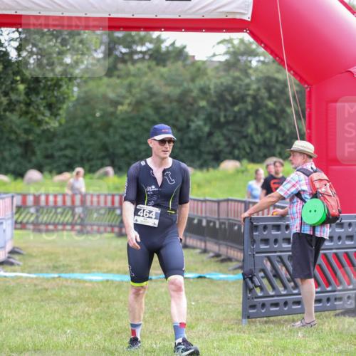 21.06.2026 - 29. Vierlanden-Triathlon Andreas Tolksdorf http://msf.ph/oto/9913760 21.06.2026 11:14:36 Ziel 464 meine-sportfotos.de