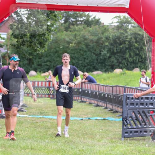 21.06.2026 - 29. Vierlanden-Triathlon Andreas Tolksdorf http://msf.ph/oto/9913787 21.06.2026 11:15:05 Ziel 358, 454, 542 meine-sportfotos.de