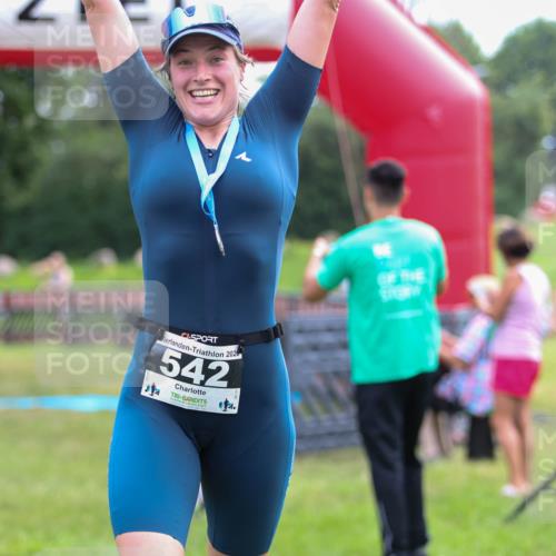 21.06.2026 - 29. Vierlanden-Triathlon Andreas Tolksdorf http://msf.ph/oto/9913801 21.06.2026 11:15:31 Ziel  meine-sportfotos.de