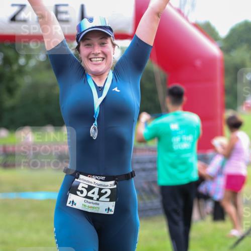 21.06.2026 - 29. Vierlanden-Triathlon Andreas Tolksdorf http://msf.ph/oto/9913804 21.06.2026 11:15:31 Ziel  meine-sportfotos.de