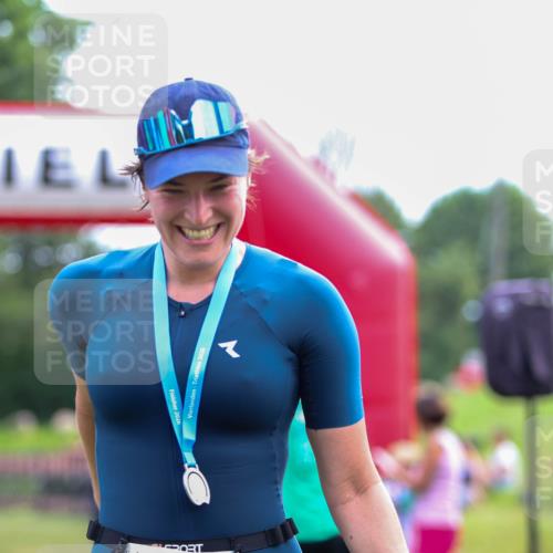 21.06.2026 - 29. Vierlanden-Triathlon Andreas Tolksdorf http://msf.ph/oto/9913810 21.06.2026 11:15:32 Ziel  meine-sportfotos.de