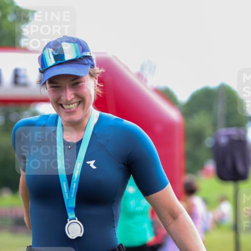 21.06.2026 - 29. Vierlanden-Triathlon Andreas Tolksdorf http://msf.ph/oto/9913811 21.06.2026 11:15:32 Ziel  meine-sportfotos.de