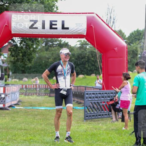 21.06.2026 - 29. Vierlanden-Triathlon Andreas Tolksdorf http://msf.ph/oto/9913813 21.06.2026 11:15:38 Ziel  meine-sportfotos.de