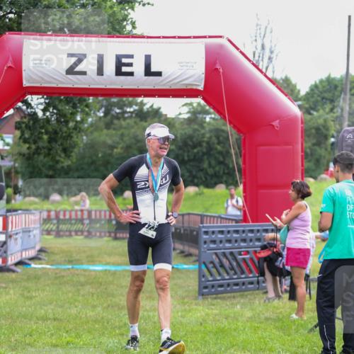 21.06.2026 - 29. Vierlanden-Triathlon Andreas Tolksdorf http://msf.ph/oto/9913816 21.06.2026 11:15:38 Ziel  meine-sportfotos.de