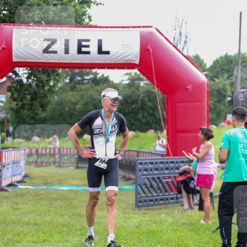 21.06.2026 - 29. Vierlanden-Triathlon Andreas Tolksdorf http://msf.ph/oto/9913817 21.06.2026 11:15:38 Ziel  meine-sportfotos.de