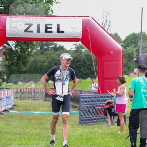 21.06.2026 - 29. Vierlanden-Triathlon Andreas Tolksdorf http://msf.ph/oto/9913818 21.06.2026 11:15:38 Ziel  meine-sportfotos.de