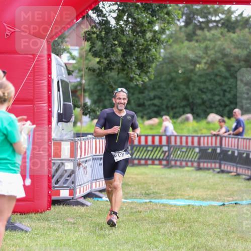 21.06.2026 - 29. Vierlanden-Triathlon Andreas Tolksdorf http://msf.ph/oto/9913838 21.06.2026 11:15:57 Ziel 392 meine-sportfotos.de