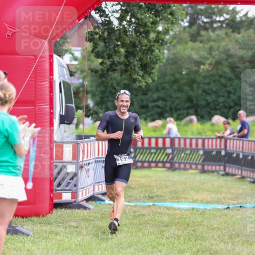 21.06.2026 - 29. Vierlanden-Triathlon Andreas Tolksdorf http://msf.ph/oto/9913839 21.06.2026 11:15:57 Ziel 392 meine-sportfotos.de