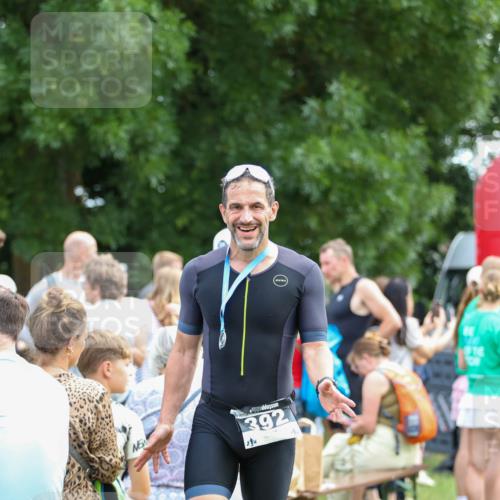 21.06.2026 - 29. Vierlanden-Triathlon Andreas Tolksdorf http://msf.ph/oto/9913841 21.06.2026 11:16:10 Ziel 313 meine-sportfotos.de