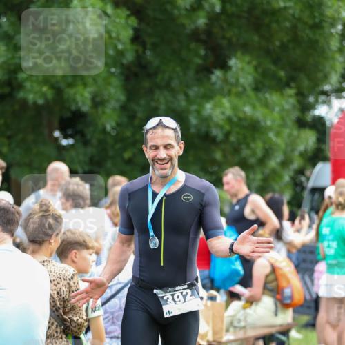 21.06.2026 - 29. Vierlanden-Triathlon Andreas Tolksdorf http://msf.ph/oto/9913843 21.06.2026 11:16:10 Ziel 313 meine-sportfotos.de
