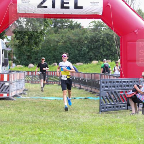 21.06.2026 - 29. Vierlanden-Triathlon Andreas Tolksdorf http://msf.ph/oto/9913854 21.06.2026 11:16:14 Ziel 313, 609 meine-sportfotos.de