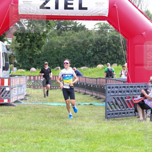 21.06.2026 - 29. Vierlanden-Triathlon Andreas Tolksdorf http://msf.ph/oto/9913856 21.06.2026 11:16:14 Ziel 313, 609 meine-sportfotos.de