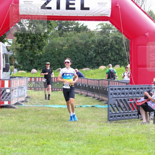 21.06.2026 - 29. Vierlanden-Triathlon Andreas Tolksdorf http://msf.ph/oto/9913857 21.06.2026 11:16:14 Ziel 313, 609 meine-sportfotos.de