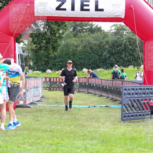 21.06.2026 - 29. Vierlanden-Triathlon Andreas Tolksdorf http://msf.ph/oto/9913864 21.06.2026 11:16:16 Ziel 313, 609 meine-sportfotos.de