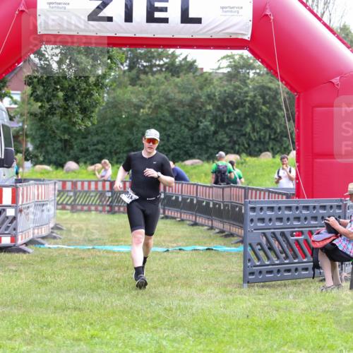 21.06.2026 - 29. Vierlanden-Triathlon Andreas Tolksdorf http://msf.ph/oto/9913872 21.06.2026 11:16:17 Ziel 313, 609 meine-sportfotos.de