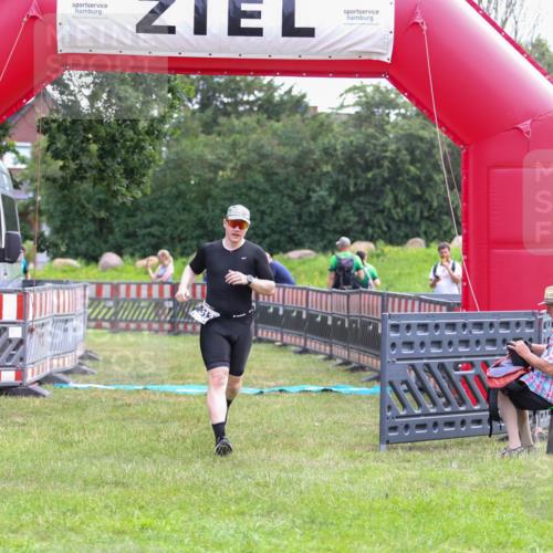 21.06.2026 - 29. Vierlanden-Triathlon Andreas Tolksdorf http://msf.ph/oto/9913873 21.06.2026 11:16:17 Ziel 313, 609 meine-sportfotos.de