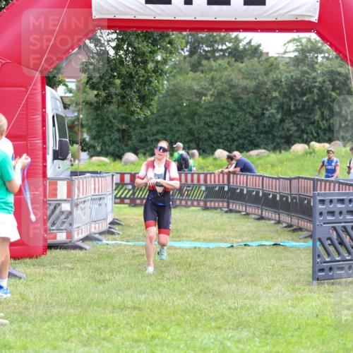 21.06.2026 - 29. Vierlanden-Triathlon Andreas Tolksdorf http://msf.ph/oto/9913883 21.06.2026 11:16:24 Ziel 449, 609 meine-sportfotos.de