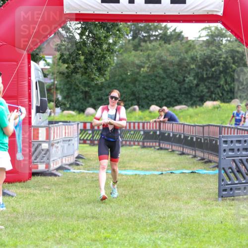 21.06.2026 - 29. Vierlanden-Triathlon Andreas Tolksdorf http://msf.ph/oto/9913891 21.06.2026 11:16:25 Ziel 449, 609 meine-sportfotos.de