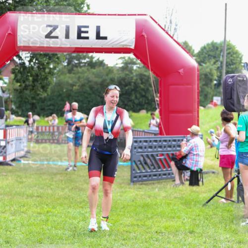 21.06.2026 - 29. Vierlanden-Triathlon Andreas Tolksdorf http://msf.ph/oto/9913906 21.06.2026 11:16:34 Ziel 347, 449, 474 meine-sportfotos.de
