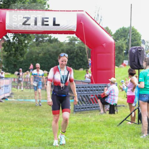 21.06.2026 - 29. Vierlanden-Triathlon Andreas Tolksdorf http://msf.ph/oto/9913913 21.06.2026 11:16:34 Ziel 347, 449, 474 meine-sportfotos.de