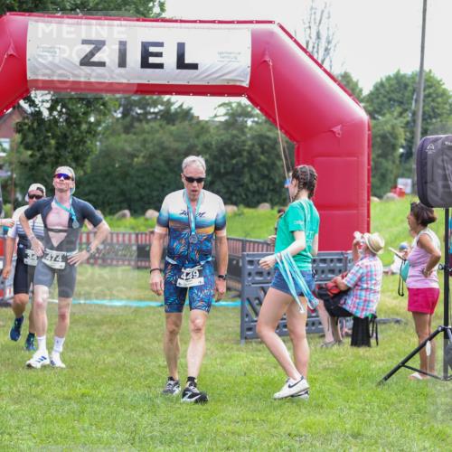 21.06.2026 - 29. Vierlanden-Triathlon Andreas Tolksdorf http://msf.ph/oto/9913918 21.06.2026 11:16:43 Ziel 347, 474 meine-sportfotos.de