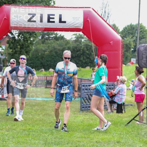 21.06.2026 - 29. Vierlanden-Triathlon Andreas Tolksdorf http://msf.ph/oto/9913921 21.06.2026 11:16:43 Ziel 347, 474 meine-sportfotos.de
