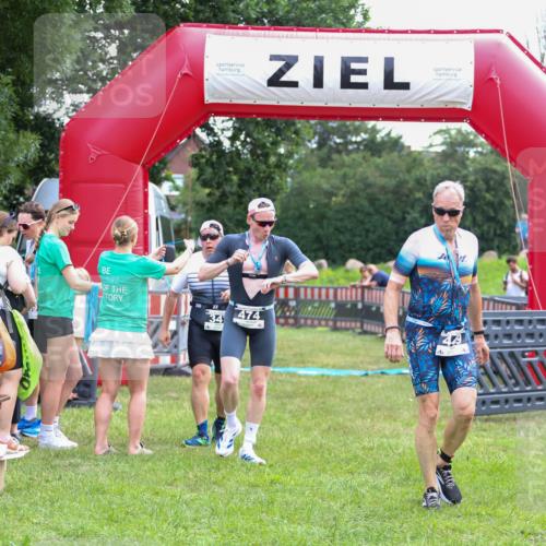 21.06.2026 - 29. Vierlanden-Triathlon Andreas Tolksdorf http://msf.ph/oto/9913923 21.06.2026 11:16:44 Ziel 347 meine-sportfotos.de