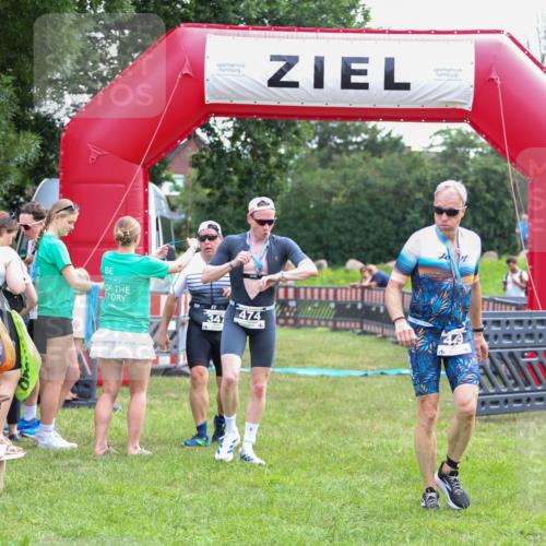 21.06.2026 - 29. Vierlanden-Triathlon Andreas Tolksdorf http://msf.ph/oto/9913924 21.06.2026 11:16:44 Ziel 347 meine-sportfotos.de