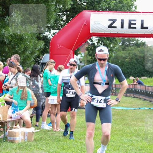 21.06.2026 - 29. Vierlanden-Triathlon Andreas Tolksdorf http://msf.ph/oto/9913929 21.06.2026 11:16:48 Ziel  meine-sportfotos.de
