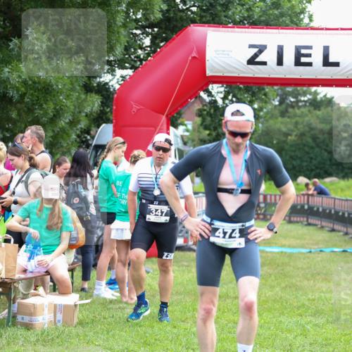 21.06.2026 - 29. Vierlanden-Triathlon Andreas Tolksdorf http://msf.ph/oto/9913931 21.06.2026 11:16:48 Ziel  meine-sportfotos.de