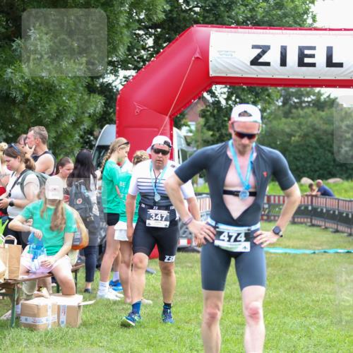 21.06.2026 - 29. Vierlanden-Triathlon Andreas Tolksdorf http://msf.ph/oto/9913932 21.06.2026 11:16:48 Ziel  meine-sportfotos.de
