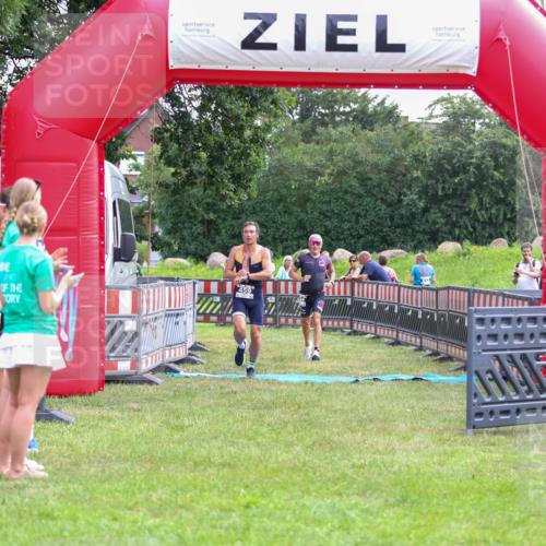 21.06.2026 - 29. Vierlanden-Triathlon Andreas Tolksdorf http://msf.ph/oto/9913933 21.06.2026 11:17:04 Ziel 434, 459 meine-sportfotos.de