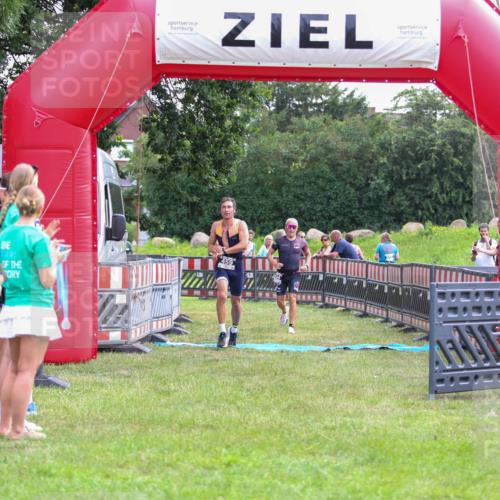 21.06.2026 - 29. Vierlanden-Triathlon Andreas Tolksdorf http://msf.ph/oto/9913935 21.06.2026 11:17:04 Ziel 434, 459 meine-sportfotos.de