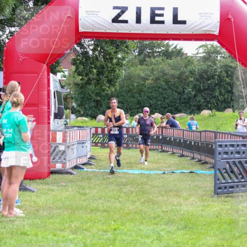 21.06.2026 - 29. Vierlanden-Triathlon Andreas Tolksdorf http://msf.ph/oto/9913937 21.06.2026 11:17:04 Ziel 434, 459 meine-sportfotos.de
