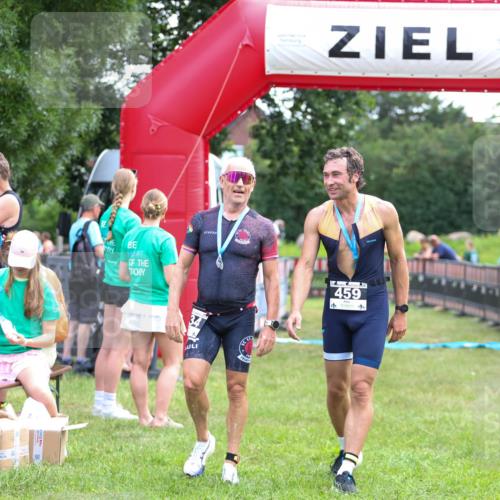 21.06.2026 - 29. Vierlanden-Triathlon Andreas Tolksdorf http://msf.ph/oto/9913949 21.06.2026 11:17:18 Ziel 410, 467 meine-sportfotos.de