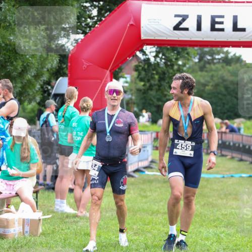 21.06.2026 - 29. Vierlanden-Triathlon Andreas Tolksdorf http://msf.ph/oto/9913956 21.06.2026 11:17:18 Ziel 410, 467 meine-sportfotos.de