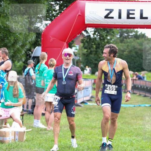 21.06.2026 - 29. Vierlanden-Triathlon Andreas Tolksdorf http://msf.ph/oto/9913957 21.06.2026 11:17:18 Ziel 410, 467 meine-sportfotos.de