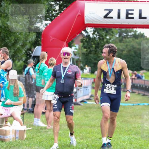 21.06.2026 - 29. Vierlanden-Triathlon Andreas Tolksdorf http://msf.ph/oto/9913958 21.06.2026 11:17:19 Ziel 410, 467 meine-sportfotos.de
