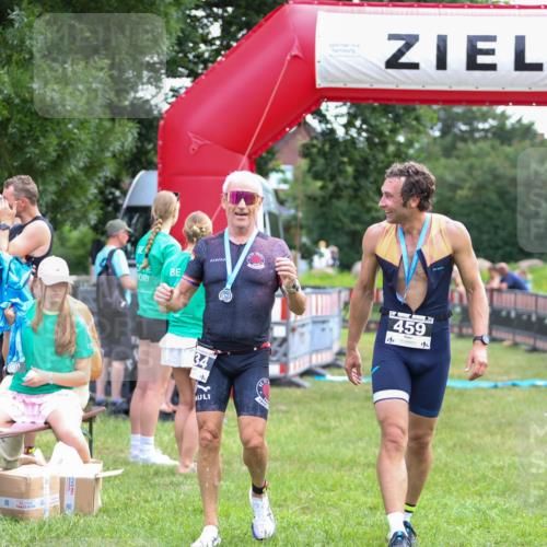 21.06.2026 - 29. Vierlanden-Triathlon Andreas Tolksdorf http://msf.ph/oto/9913959 21.06.2026 11:17:19 Ziel 410, 467 meine-sportfotos.de
