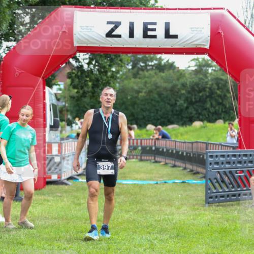 21.06.2026 - 29. Vierlanden-Triathlon Andreas Tolksdorf http://msf.ph/oto/9913986 21.06.2026 11:17:40 Ziel  meine-sportfotos.de