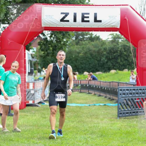 21.06.2026 - 29. Vierlanden-Triathlon Andreas Tolksdorf http://msf.ph/oto/9913987 21.06.2026 11:17:40 Ziel  meine-sportfotos.de