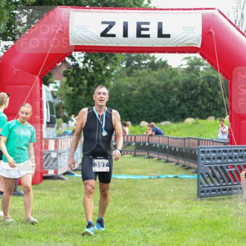 21.06.2026 - 29. Vierlanden-Triathlon Andreas Tolksdorf http://msf.ph/oto/9913988 21.06.2026 11:17:40 Ziel  meine-sportfotos.de