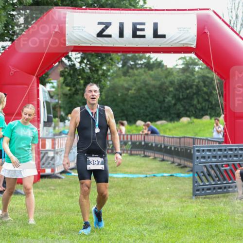 21.06.2026 - 29. Vierlanden-Triathlon Andreas Tolksdorf http://msf.ph/oto/9913992 21.06.2026 11:17:40 Ziel  meine-sportfotos.de