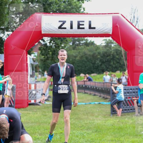 21.06.2026 - 29. Vierlanden-Triathlon Andreas Tolksdorf http://msf.ph/oto/9914030 21.06.2026 11:18:15 Ziel 361 meine-sportfotos.de