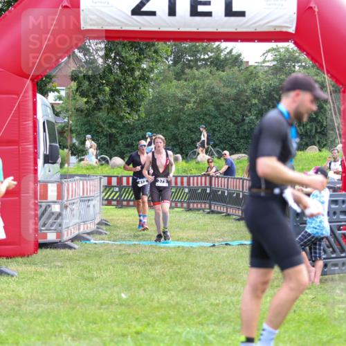 21.06.2026 - 29. Vierlanden-Triathlon Andreas Tolksdorf http://msf.ph/oto/9914049 21.06.2026 11:18:28 Ziel 412 meine-sportfotos.de